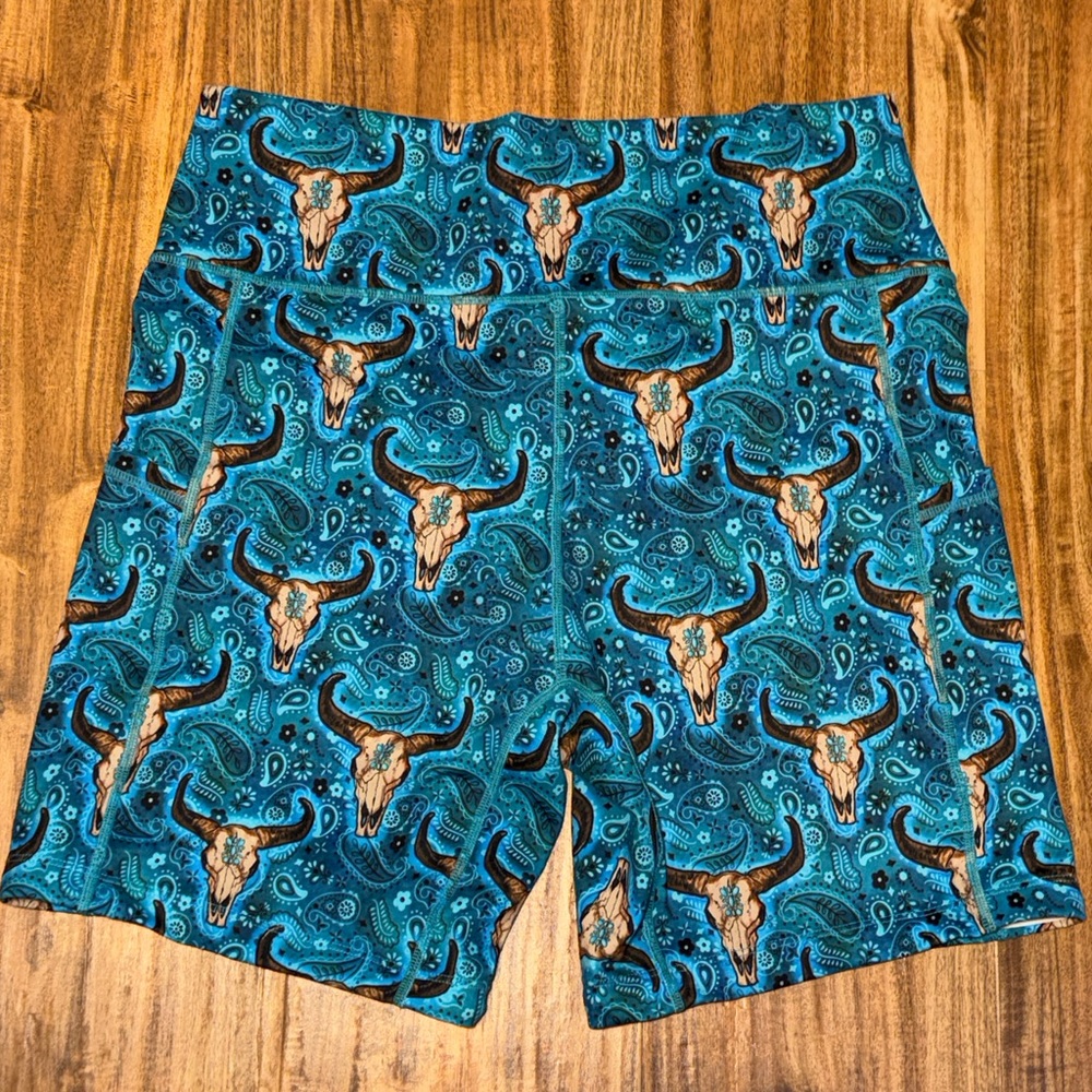 Constantly Varied Gear women shorts elevation 7” pockets lifting blue cow skull - Picture 5 of 7